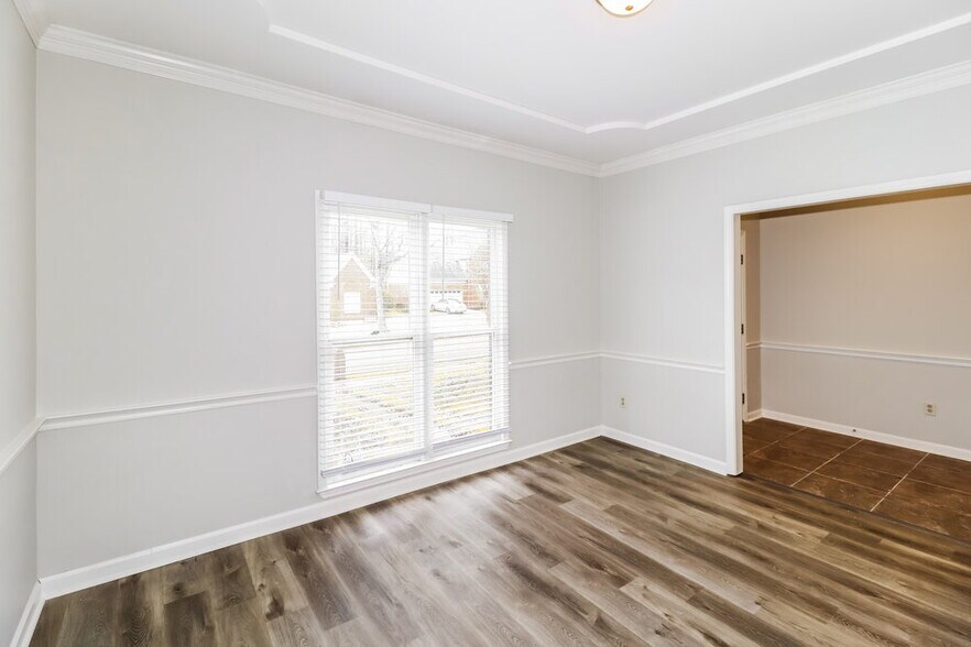 Building Photo - 8672 Beckenham Dr