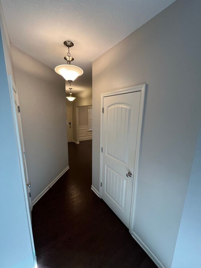 Building Photo - Fall in Love with Where You Live. Located in North Columbus