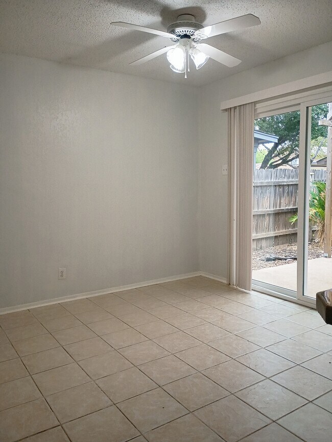 Building Photo - 9742 Hidden Rock