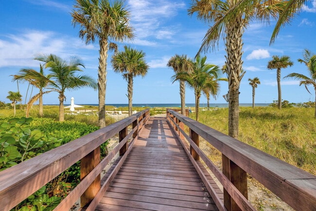 Building Photo - 730 N Ocean Blvd