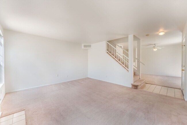 Building Photo - Northwest Townhome