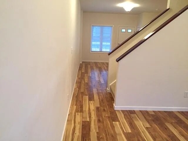 Building Photo - 369 W Sand Lake Rd