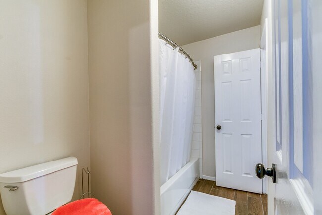 Building Photo - 3715 Slocom Dr