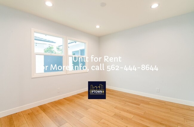 Building Photo - AVAILABLE - July 1 - HOUSE - 3 Bedrooms / 2 Baths - Long Beach