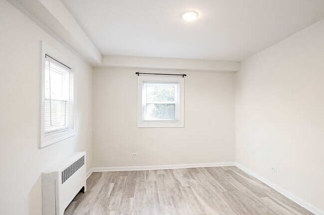 Building Photo - Student-Friendly! Off-Grounds UVA Apartment With Ting Fiber Internet