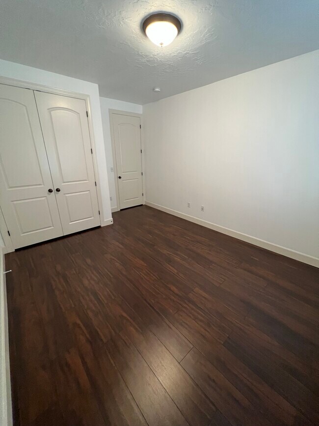 Building Photo - 949 N 920 W