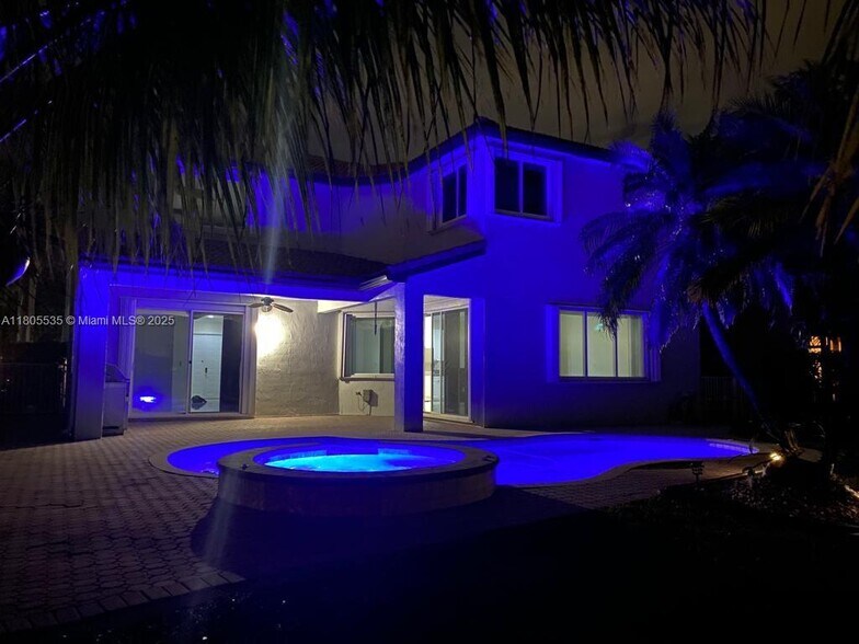 Building Photo - 2101 SW 176th Ave