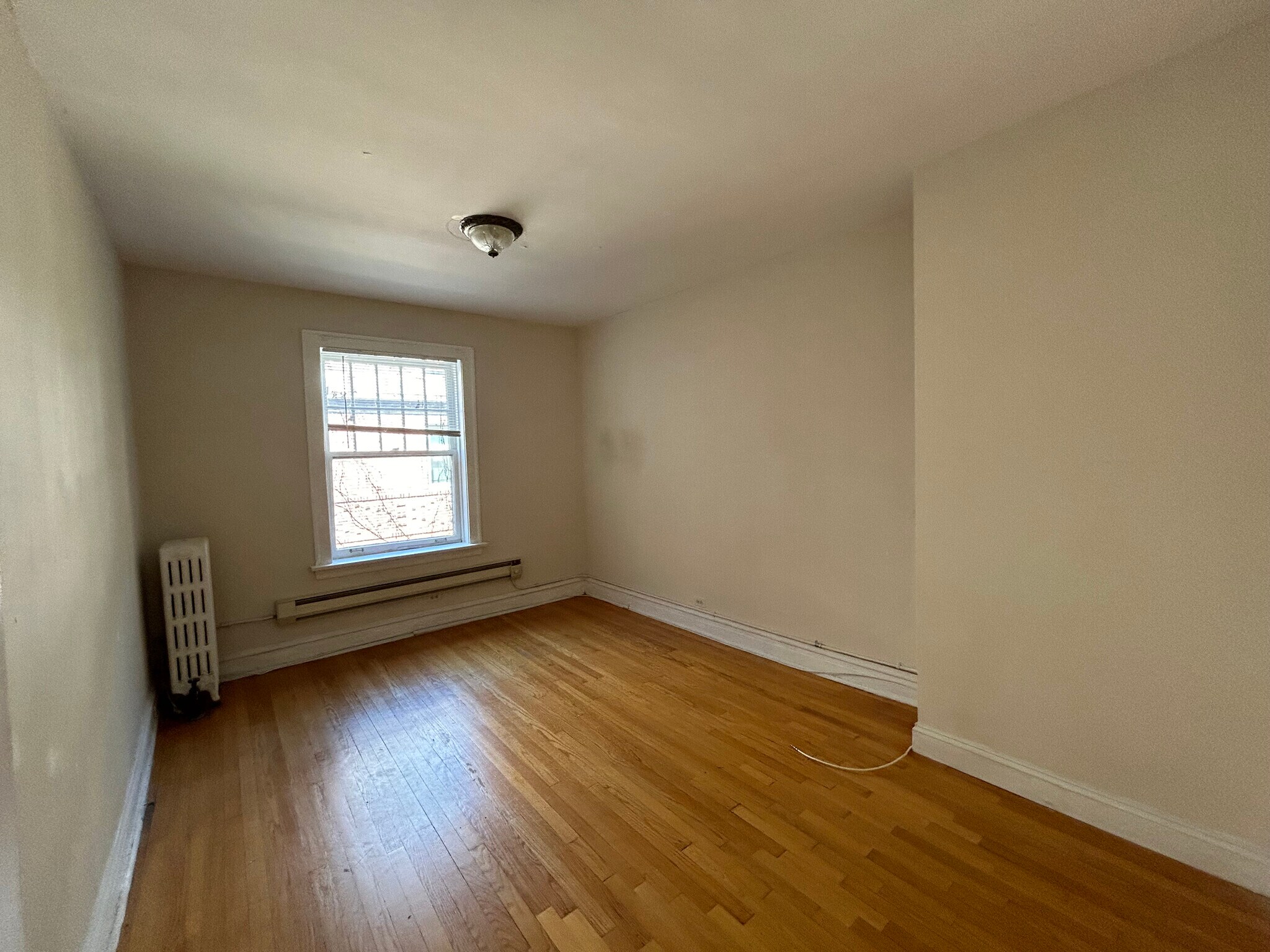 Building Photo - 910 Green Bay Rd