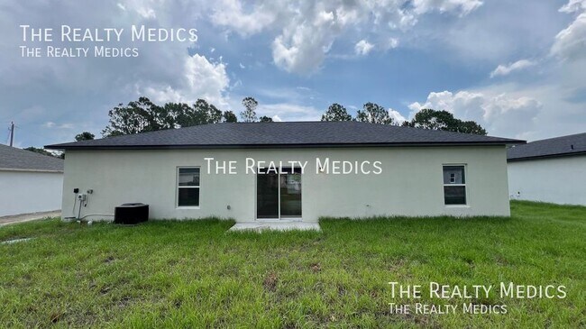 Building Photo - 3290 Halden Ave SE