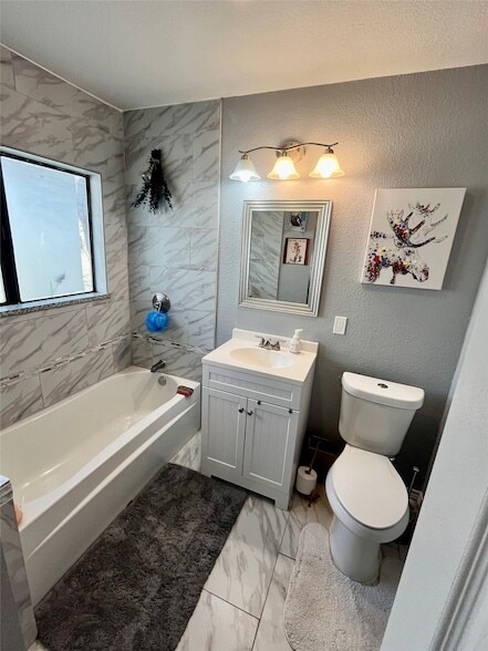 Building Photo - 715 North Ave