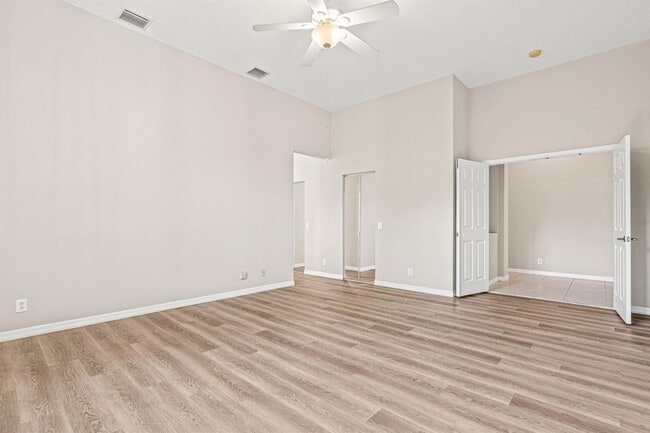 Building Photo - 1366 Crossbill Ct