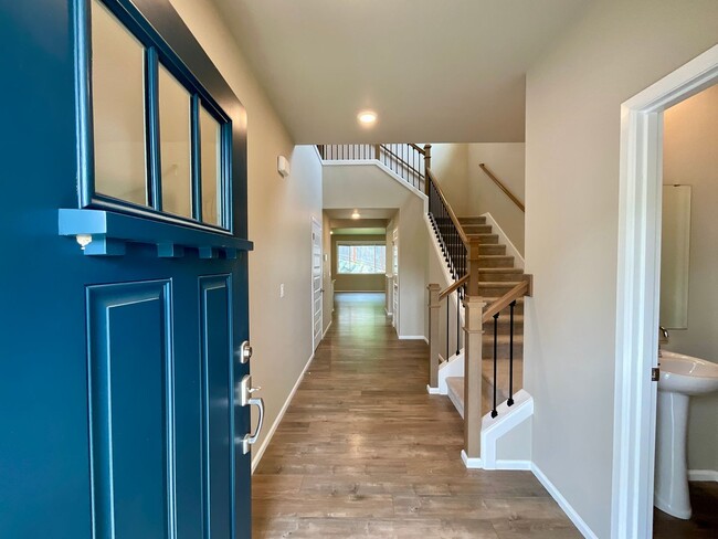 Building Photo - Beautiful and Modern 4-Bedroom Home with S...
