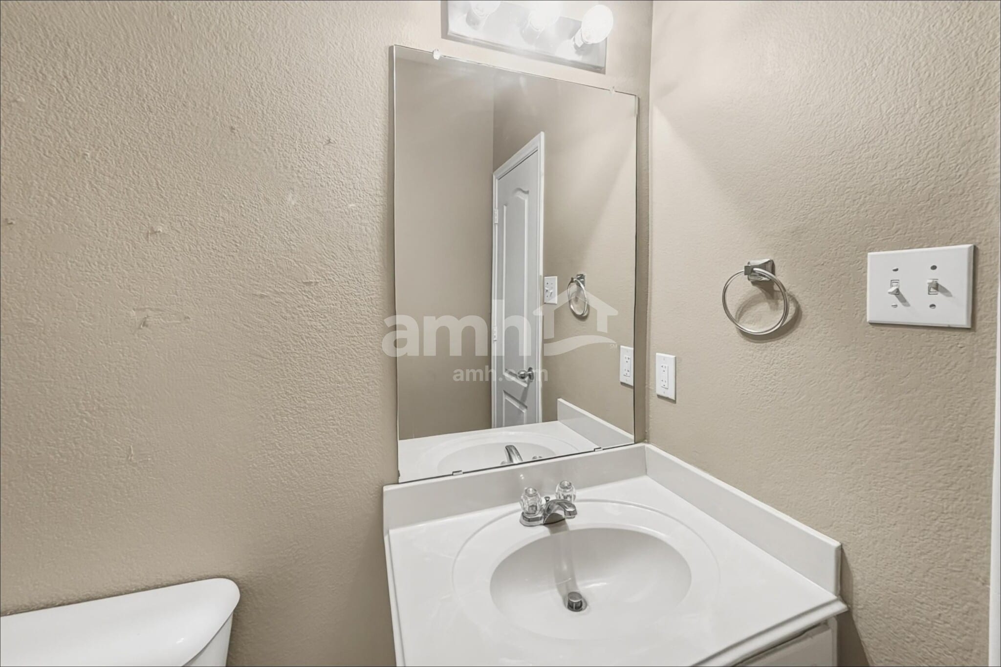 Building Photo - 2729 Lone Ranger Trl