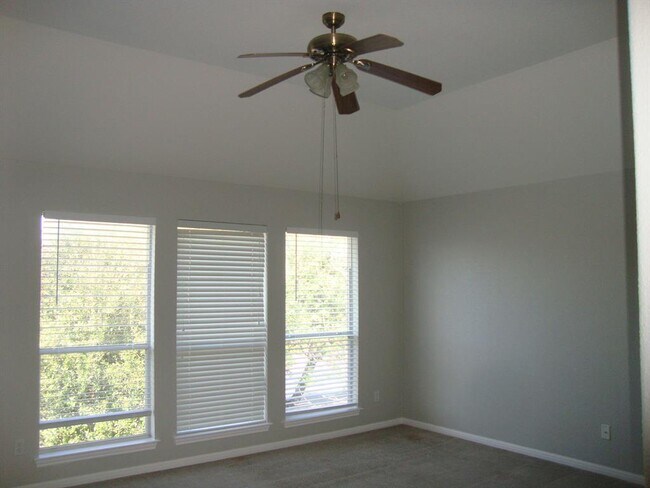 Building Photo - 914 Mesquite Hollow Pl