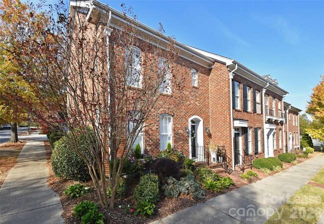 Building Photo - 8643 Beaver Creek Dr