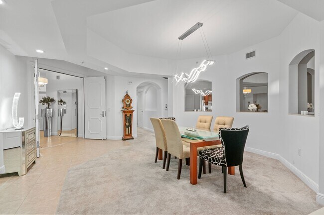 Building Photo - 6061 Silver King Blvd