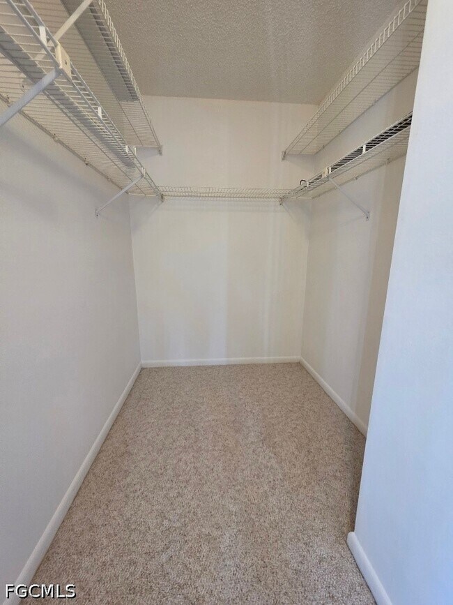 Building Photo - 9970 Sailview Ct