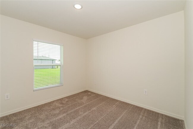 Building Photo - 3615 Caloosa Pkwy