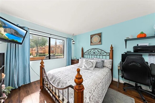 Building Photo - 1480 W Edgehill Rd