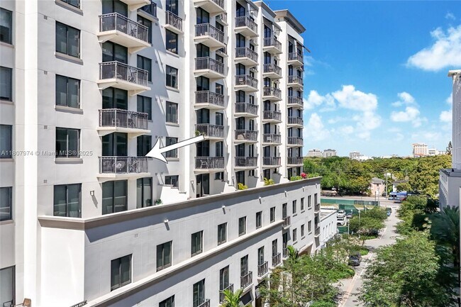 Building Photo - 301 Altara Ave