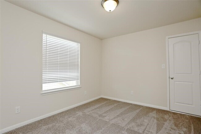 Building Photo - 2218 Golden Bay Ln