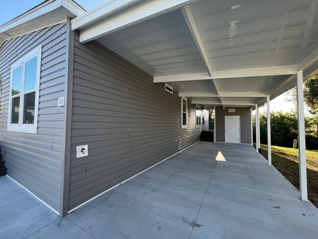 Building Photo - 10 Eland Dr