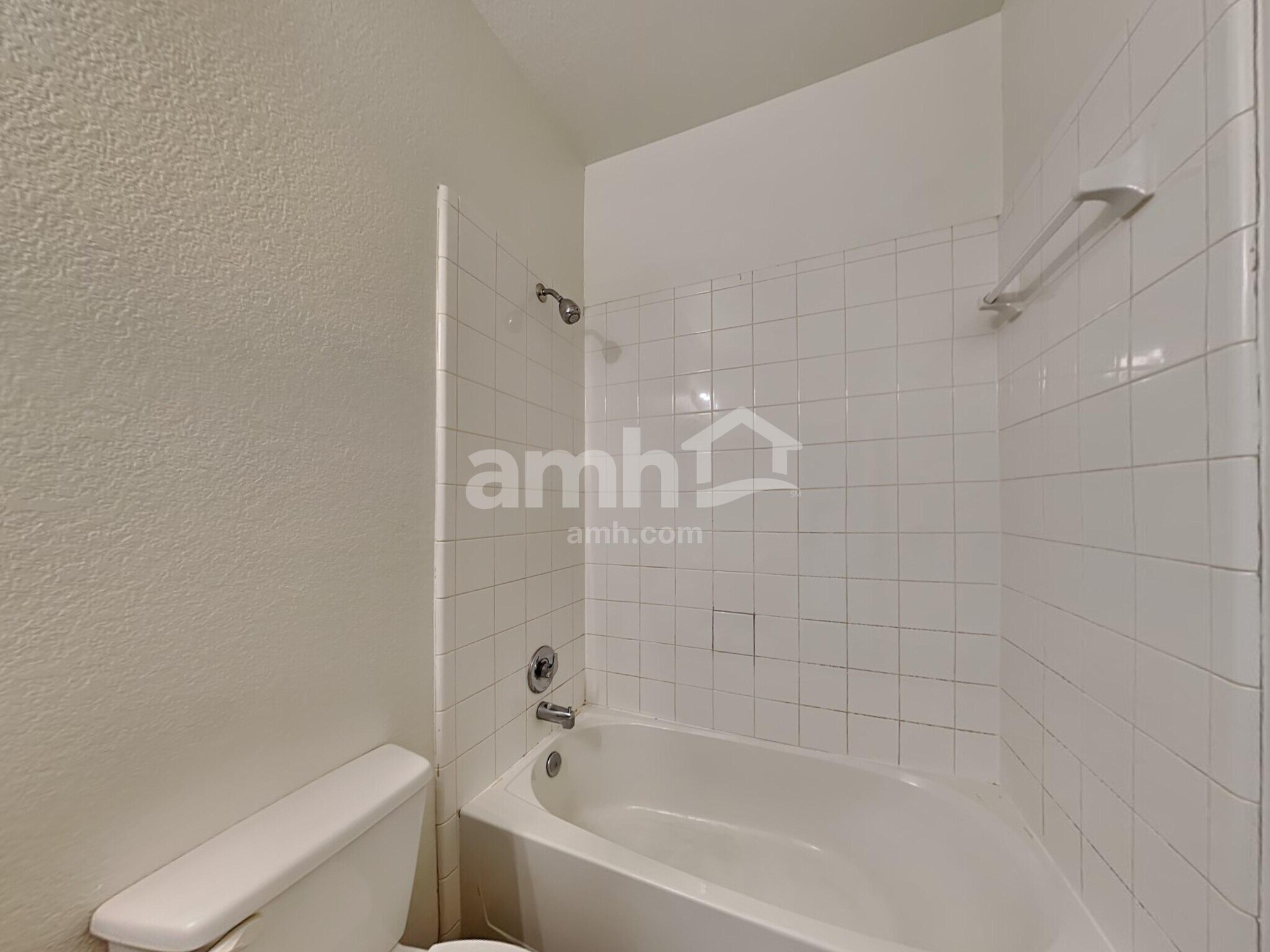 Building Photo - 1116 Lake Hollow Dr