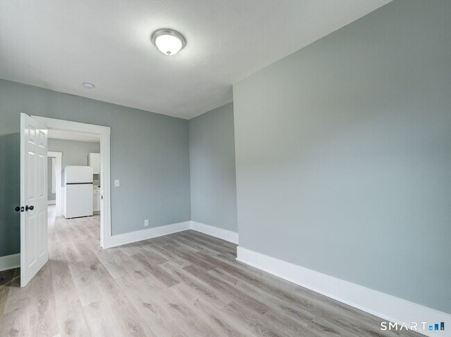 Building Photo - 115 Silver St