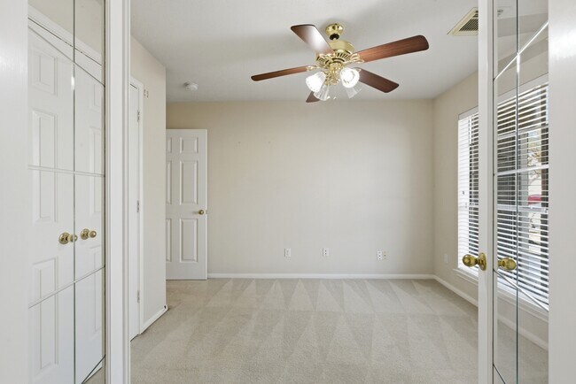 Building Photo - 18014 Still Springs Ct