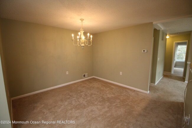 Building Photo - 145 Pine Oak Blvd