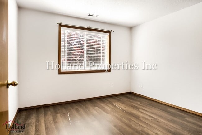 Building Photo - 18215 SW Longacre St