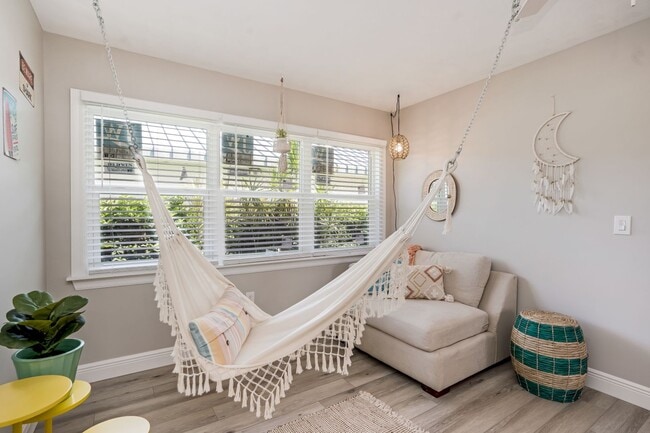 Building Photo - Monthly  FUN Furnished Bradenton, FL Rental VACA or Short term