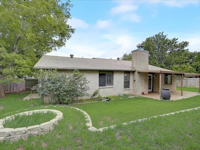 Building Photo - 10906 Meadgreen Ct
