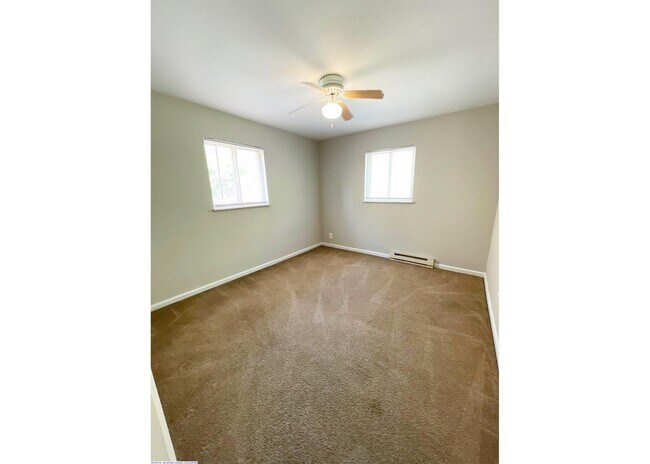 Building Photo - 562 Lowell Ave