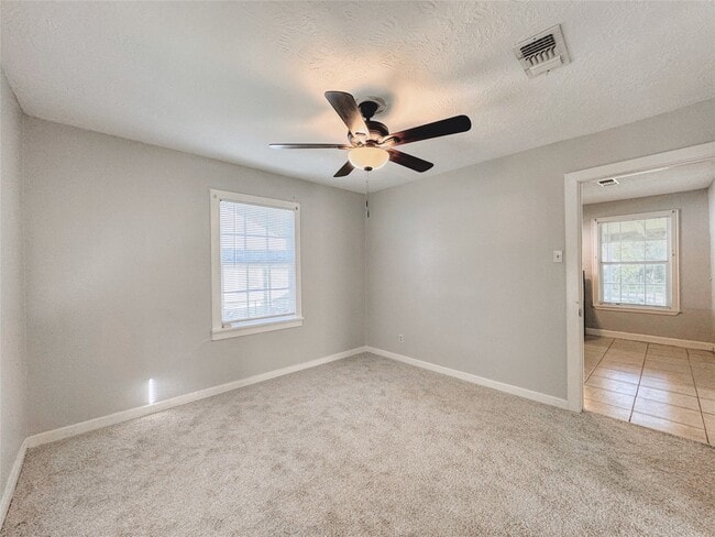 Building Photo - 6714 Dillon St