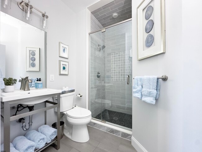 Building Photo - 9416 Amherst Ave