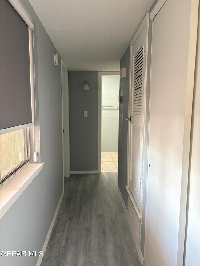 Building Photo - 2819 Anise Dr