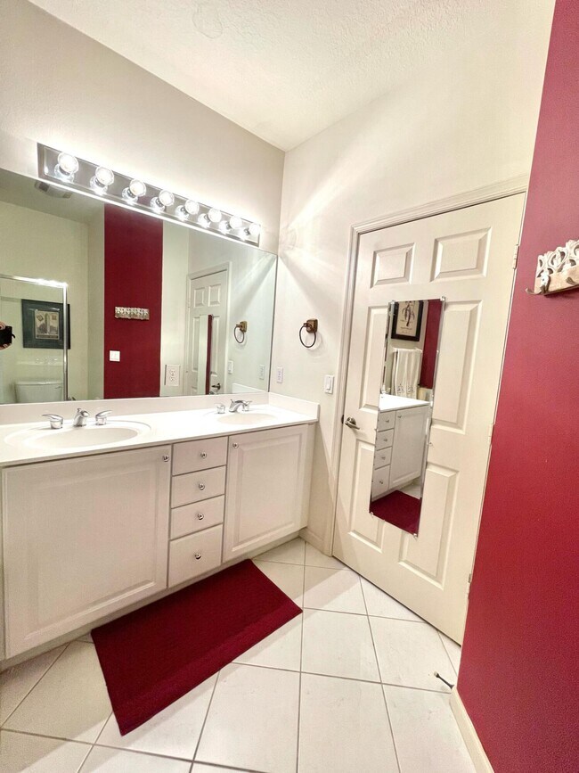 Building Photo - 8110 Carnoustie Pl