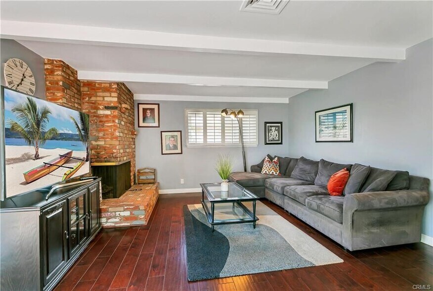 Building Photo - 17353 Elm St