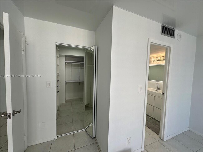 Building Photo - 600 Three Islands Boulevard