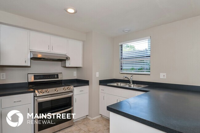 Building Photo - 4946 Camphor Ave