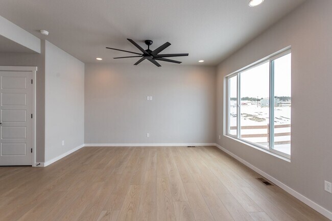 Building Photo - Beautiful, Brand-New Paired Home in Wolf Ranch