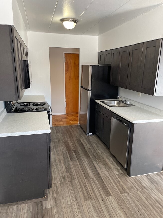 Primary Photo - Meadowview Apartments