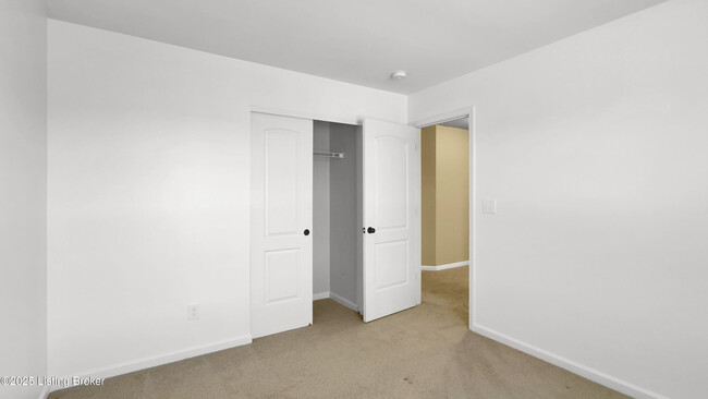 Building Photo - 17013 Green Crest Ln