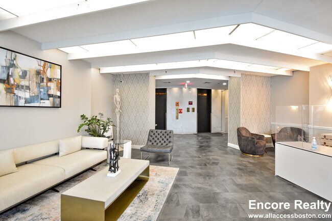 Building Photo - 1530 Beacon St