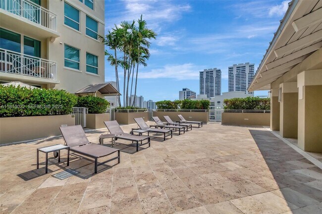 Building Photo - 480 Hibiscus St