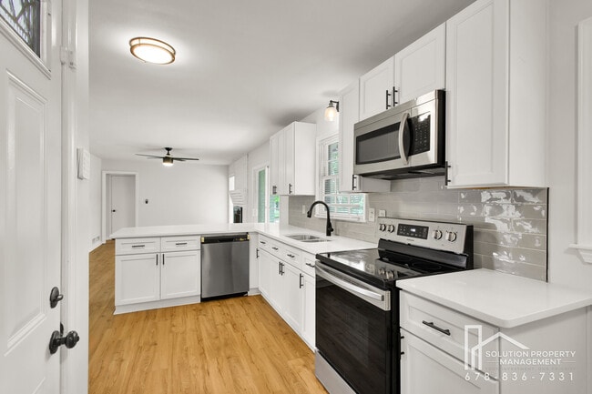 Building Photo - 1870 Gherry Dr