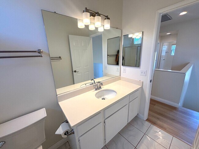 Building Photo - Very clean and upgraded 4 bedroom home in Buena Park