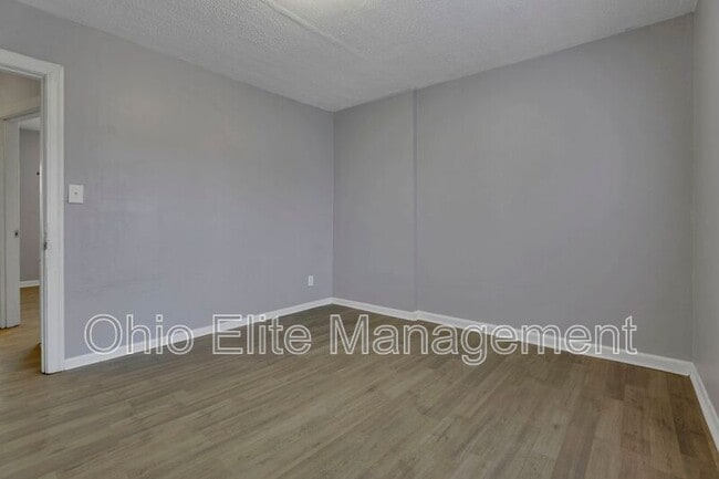 Building Photo - 2235 Homestead Dr