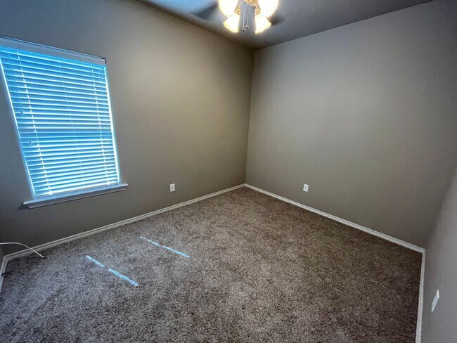 Building Photo - 1105 Preston Trails